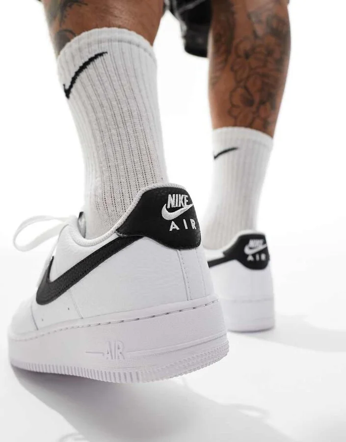 Nike Air Force 1 '07 sneakers in white and black - Image 3