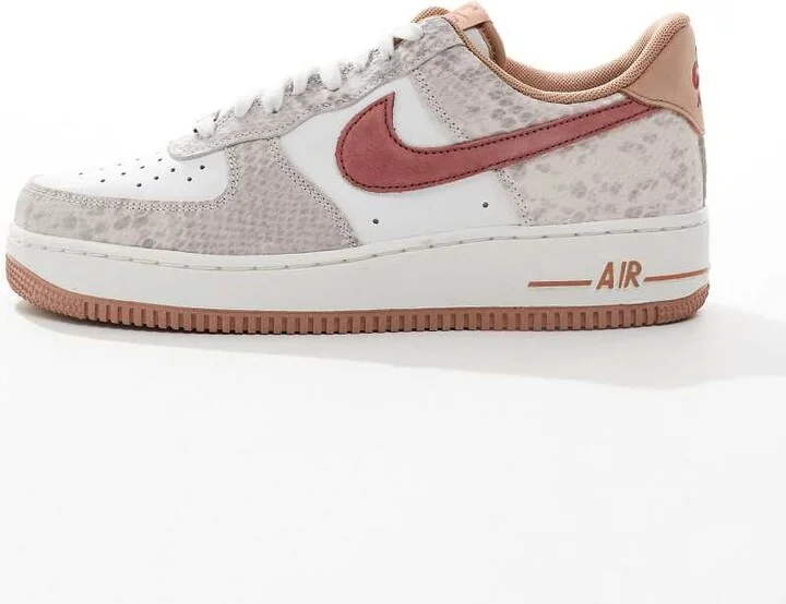 Nike Air Force 1 '07 sneakers in white and red