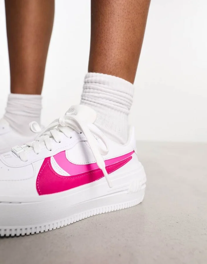 Nike Air Force 1 PLT.AF.ORM sneakers in white and fierce pink - Image 2