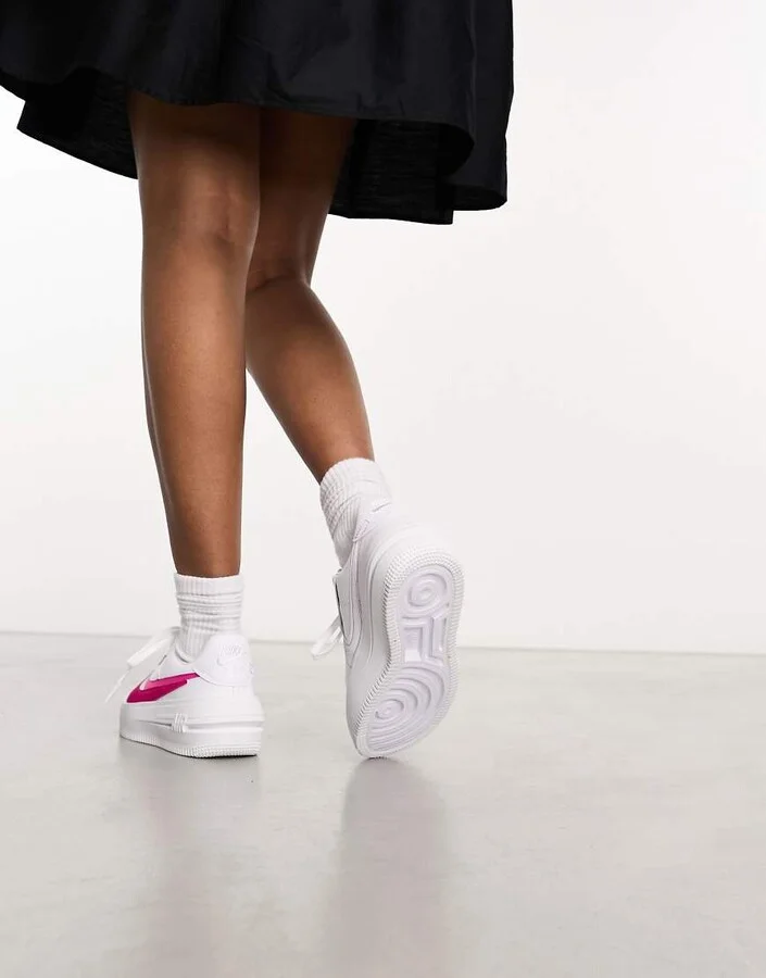 Nike Air Force 1 PLT.AF.ORM sneakers in white and fierce pink - Image 4