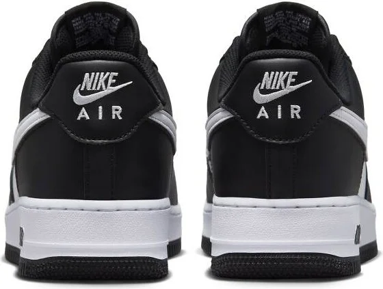 Nike Air Force 1'07 sneakers in black and white - Image 4
