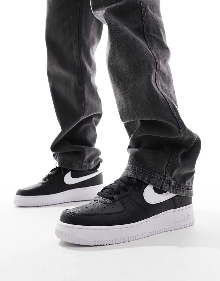 Nike Air Force 1'07 sneakers in black and white