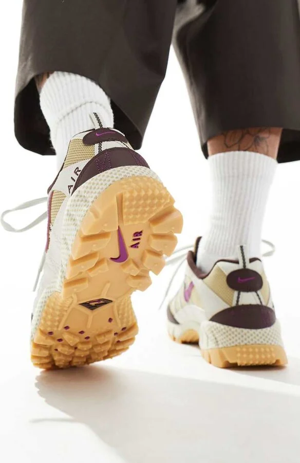 Nike Air Humara sneakers in beige and purple - Image 4