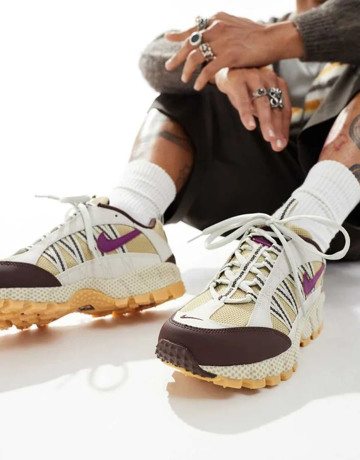 Nike Air Humara sneakers in beige and purple