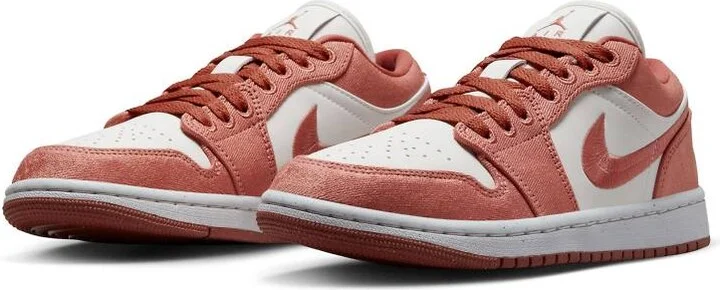 Nike Air Jordan 1 Low SE sneakers in orange & white - Image 3