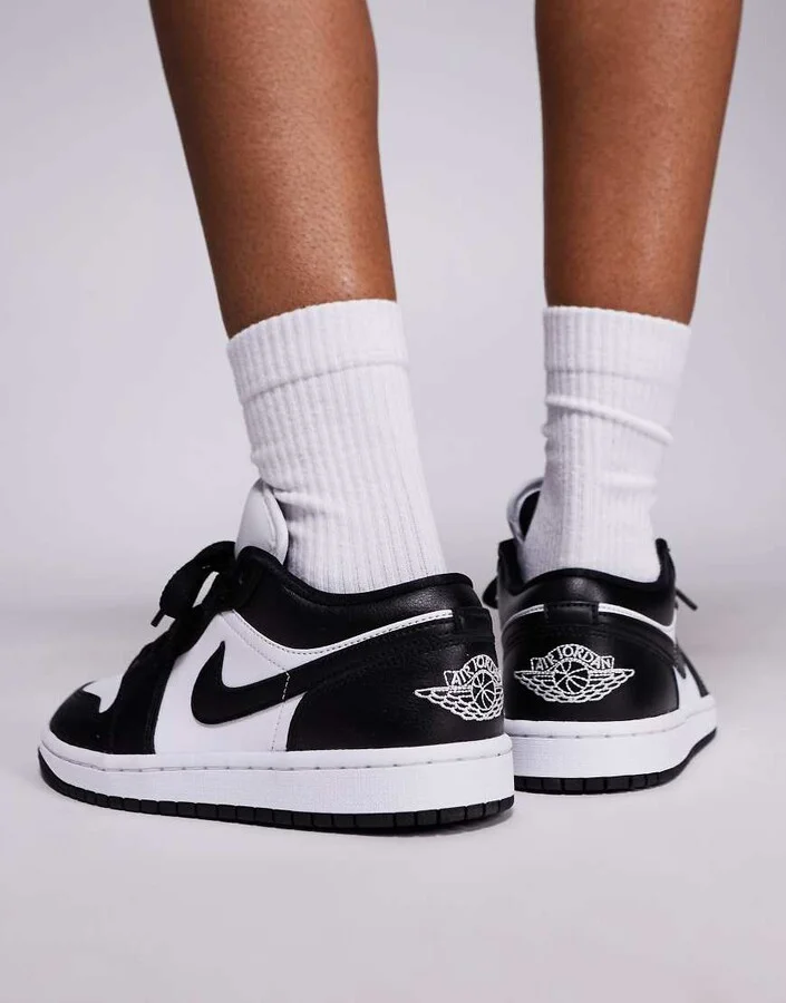 Nike Air Jordan 1 Low sneakers in white and black - Image 2