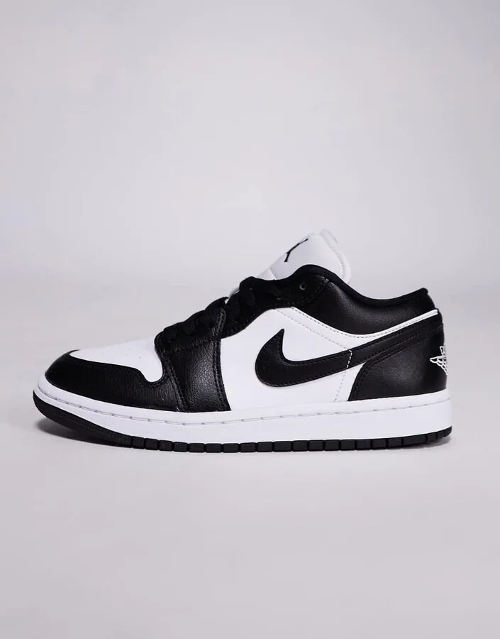 Nike Air Jordan 1 Low sneakers in white and black - Image 3