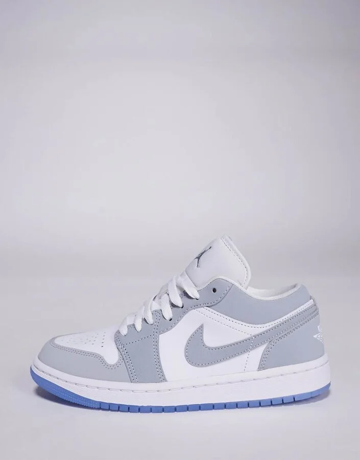 Nike Air Jordan 1 Low sneakers in white and gray - Image 4