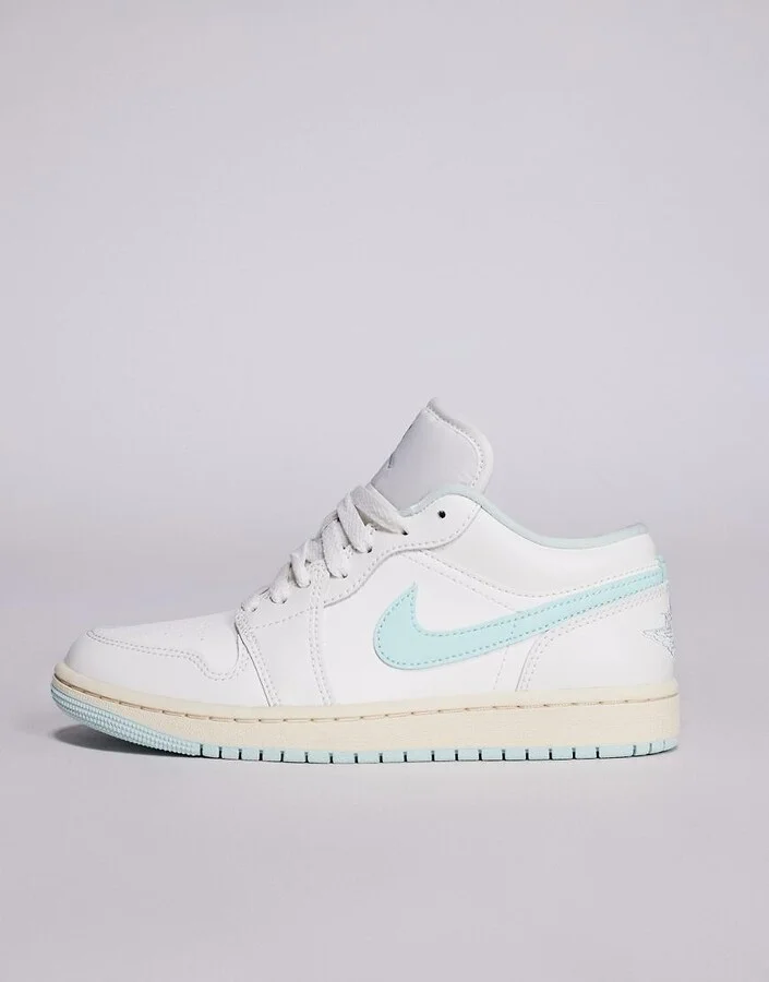 Nike Air Jordan 1 Low sneakers in white and light blue - Image 2