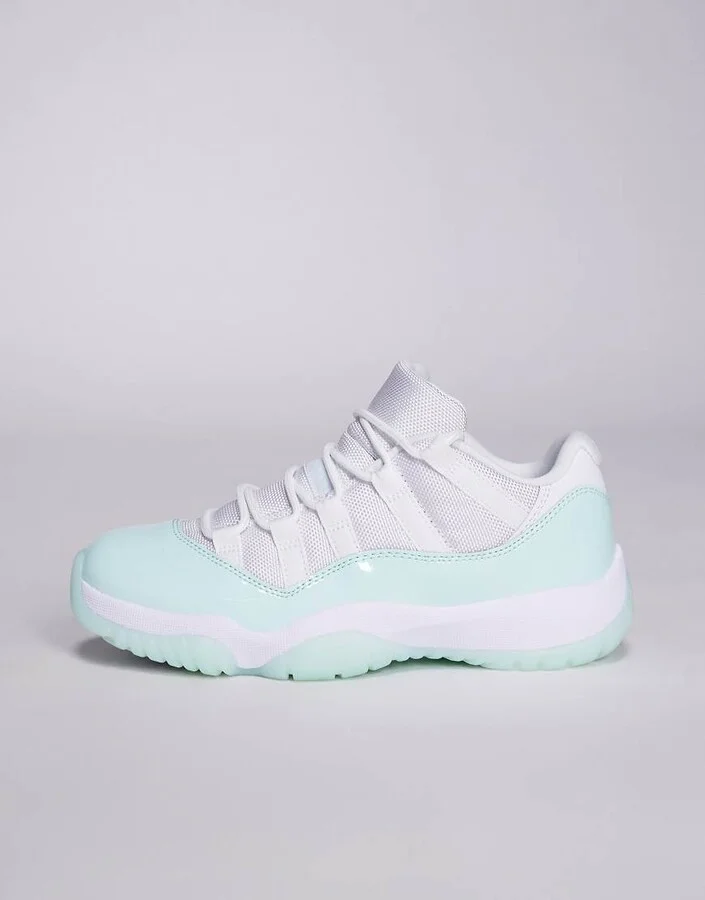 Nike Air Jordan 11 retro low sneakers in white - Image 2