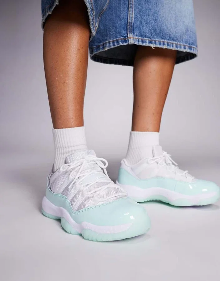 Nike Air Jordan 11 retro low sneakers in white - Image 3