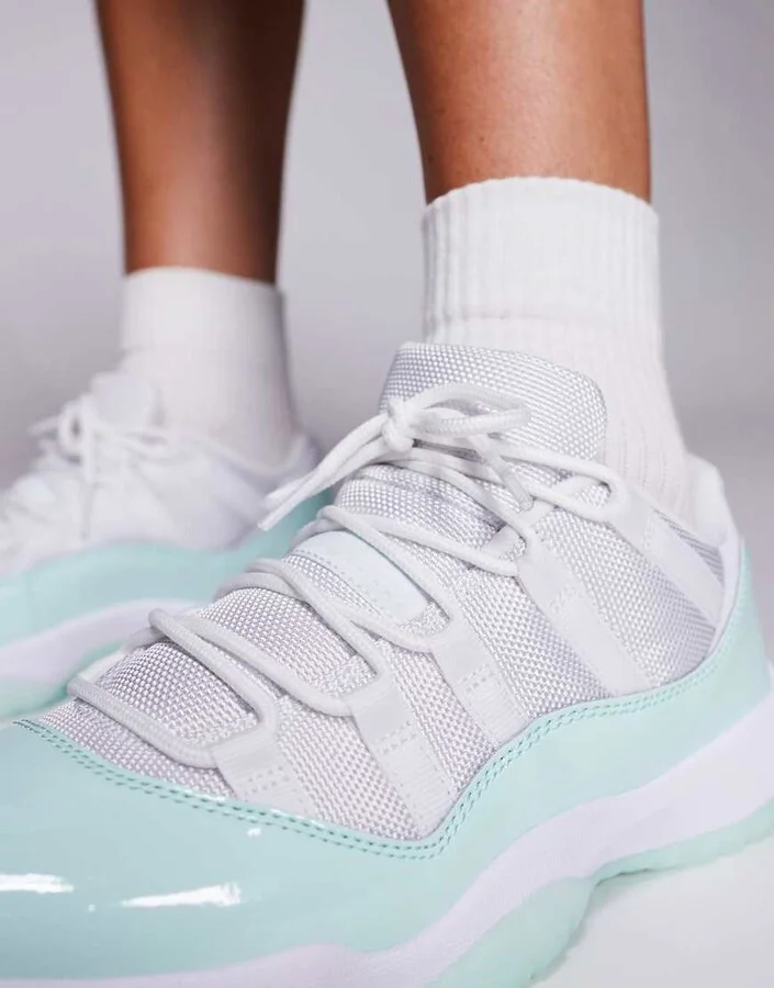 Nike Air Jordan 11 retro low sneakers in white - Image 4