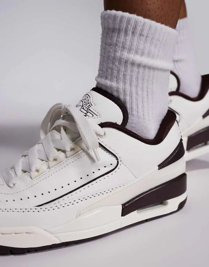 Nike Air Jordan 2/3 sneakers in white and brown - Image 3
