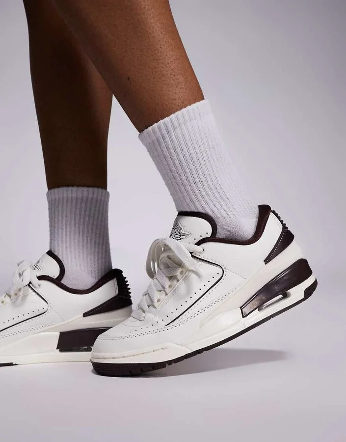 Nike Air Jordan 2/3 sneakers in white and brown - Image 4