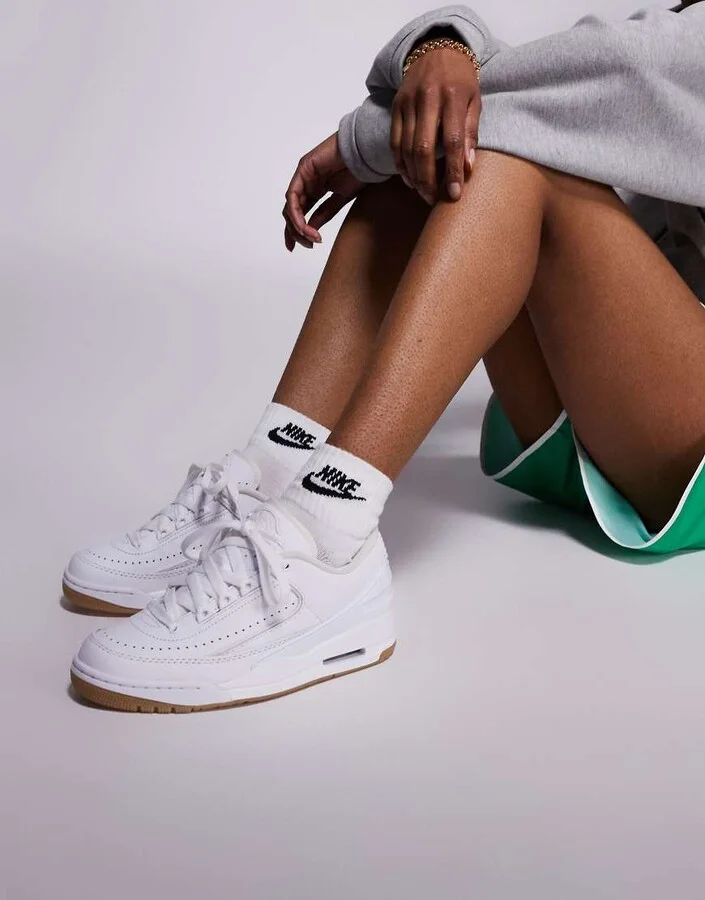 Nike Air Jordan 2/3 sneakers in white