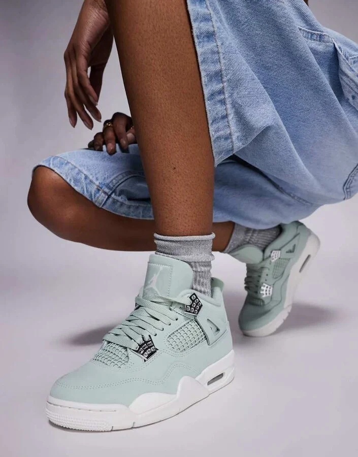 Nike Air Jordan 4 Retro sneakers in light green and white - Image 3
