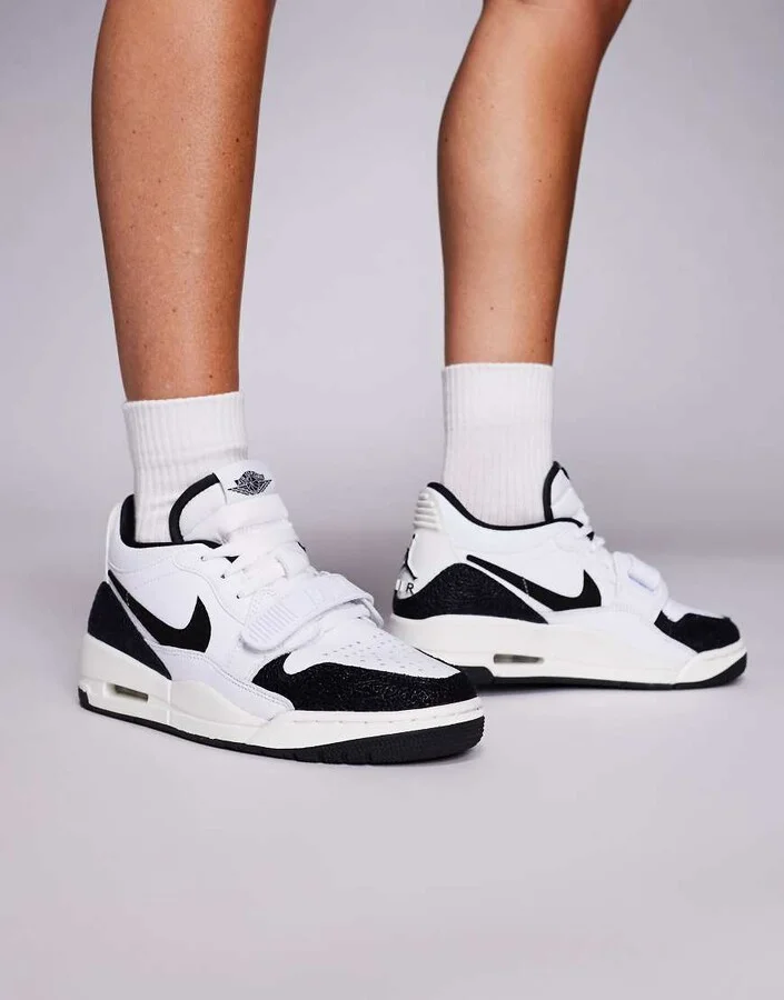 Nike Air Jordan Legacy 312 Low sneakers in white and black