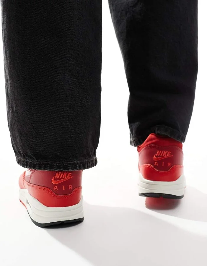 Nike Air Max 1 sneakers in red - Image 4