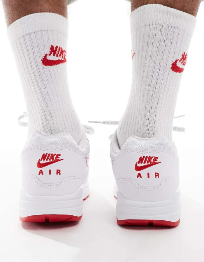 Nike Air Max 1 sneakers in white and red - Image 3
