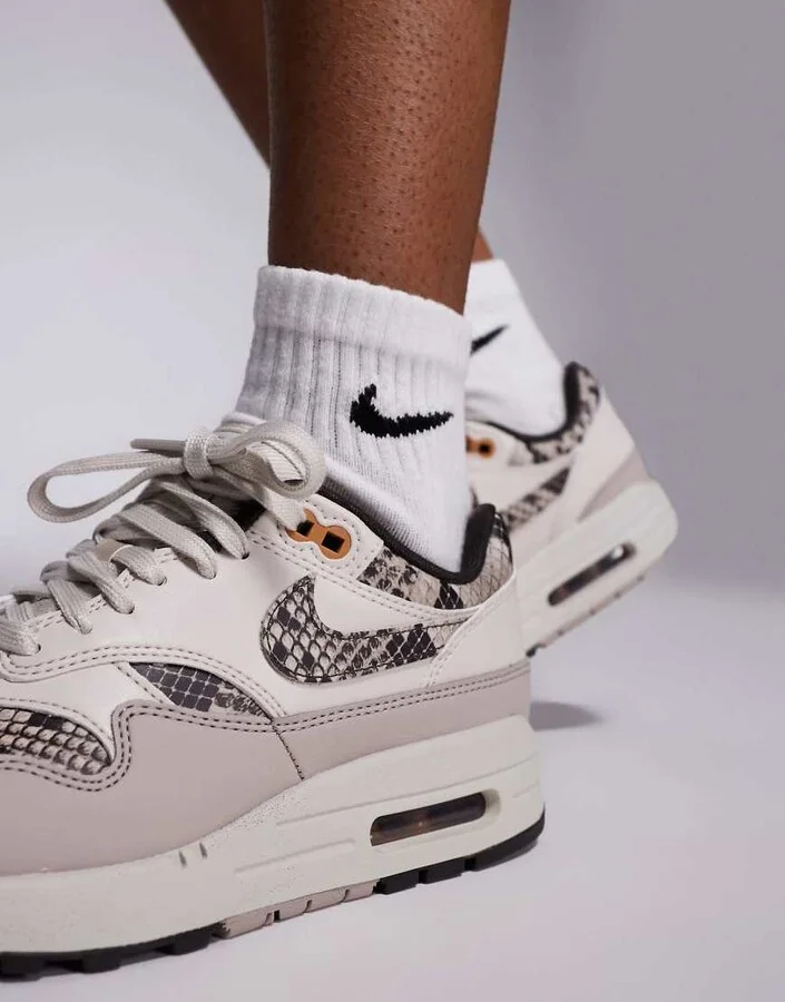 Nike Air Max 1 sneakers in white and snake print - Image 4