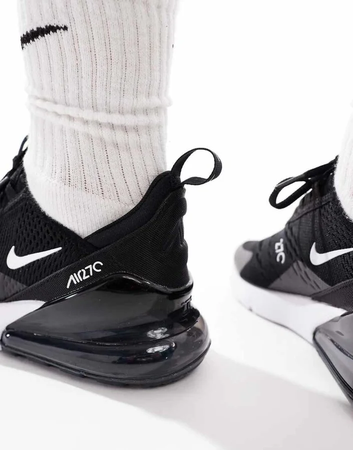 Nike Air Max 270 sneakers in black and white - Image 3