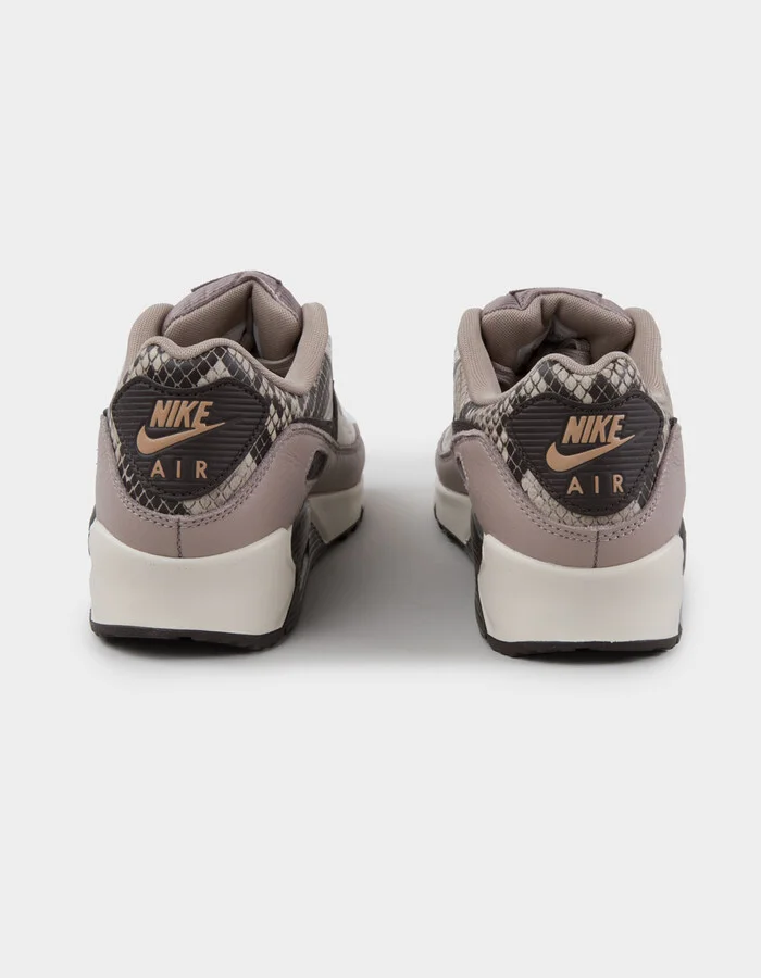 NIKE Air Max 90 SE Womens Shoes - Image 4