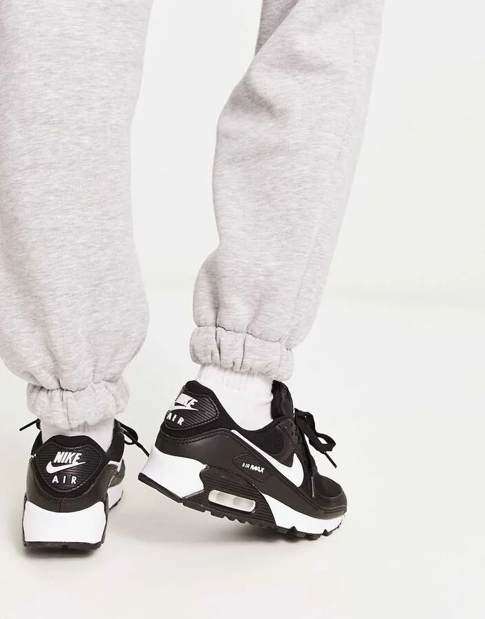 Nike Air Max 90 sneakers in black - Image 2