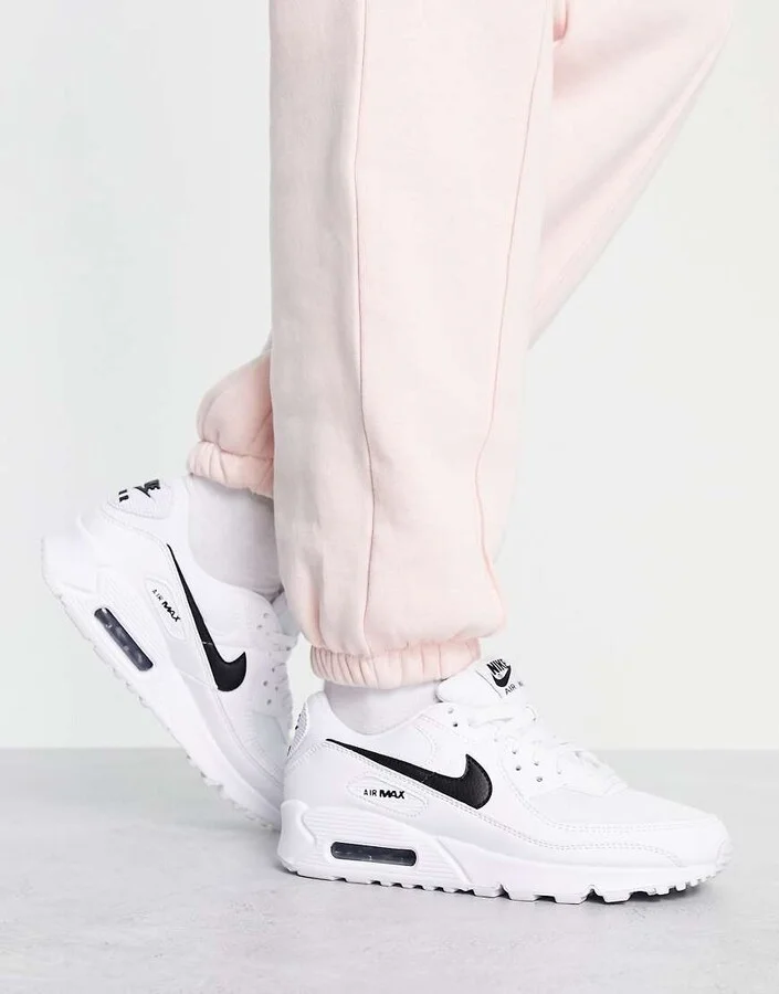 Nike Air Max 90 sneakers in white and black - Image 4