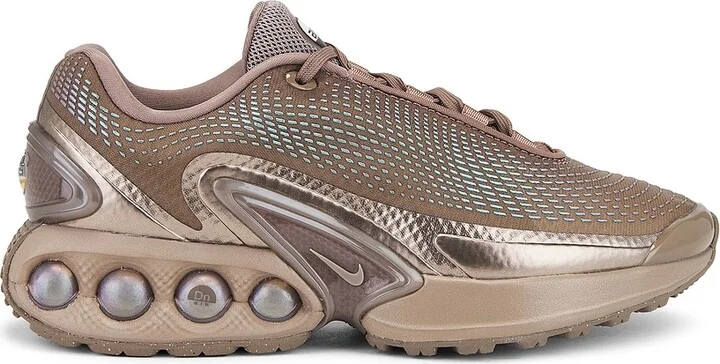 Nike Air Max Dn Sneaker in Brown