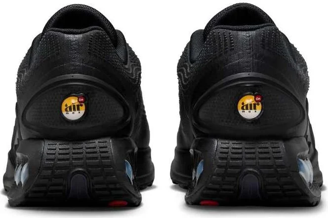 Nike Air Max DN sneakers in black - Image 2
