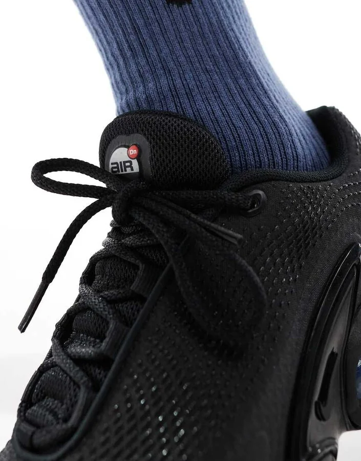 Nike Air Max DN sneakers in black - Image 4
