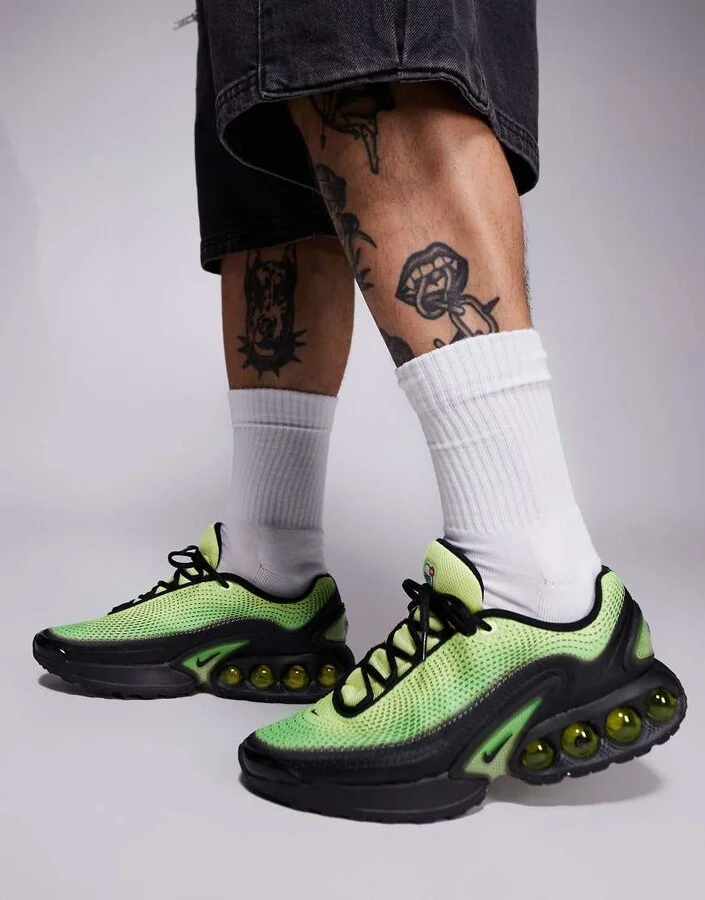 Nike Air Max DN sneakers in black and green