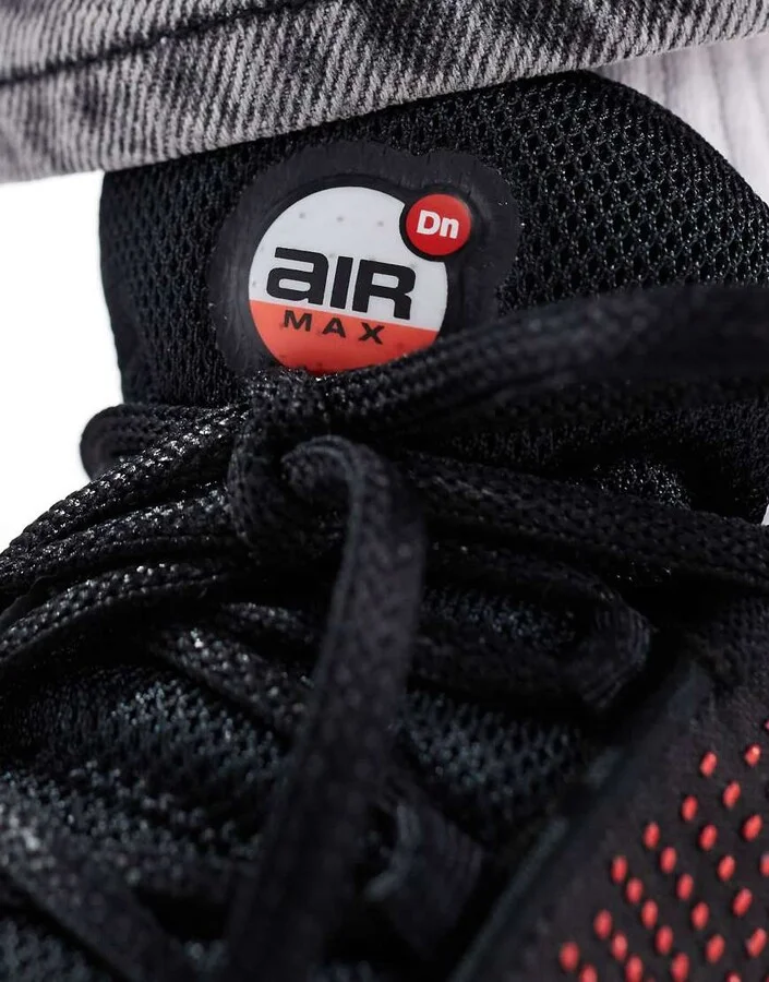 Nike Air Max DN sneakers in black and red - Image 4