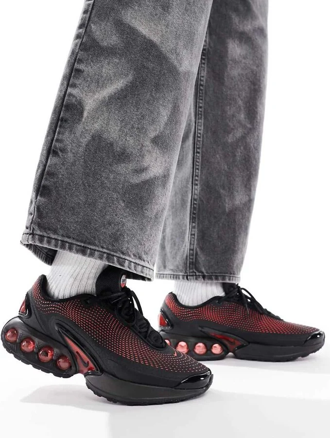 Nike Air Max DN sneakers in black and red
