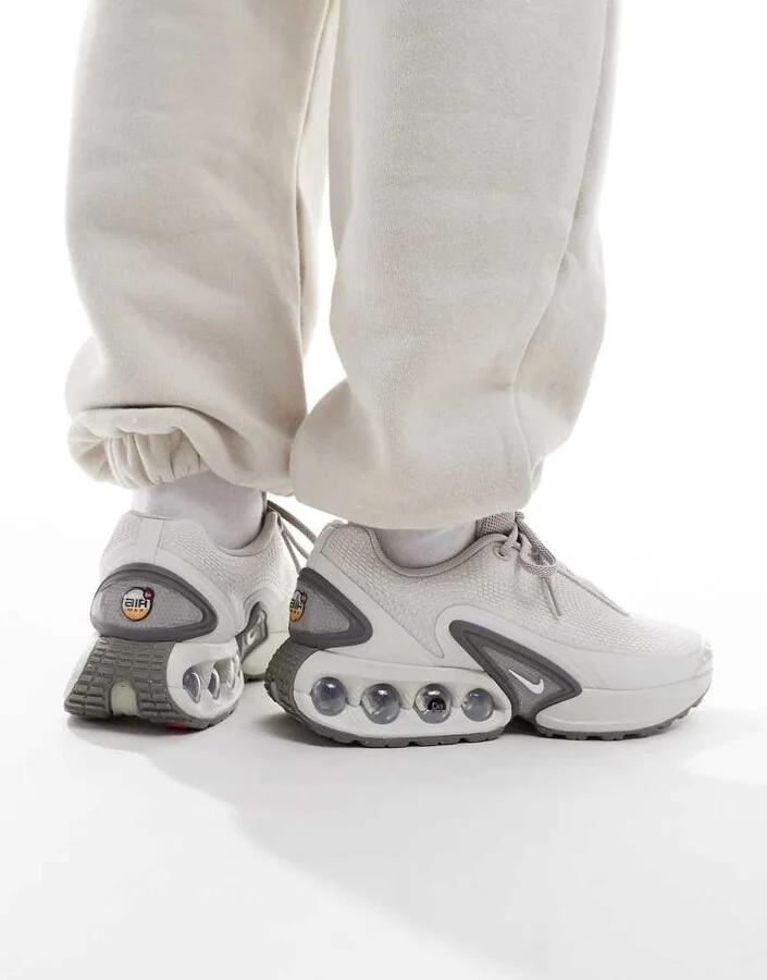 Nike Air Max DN sneakers in light gray - Image 3