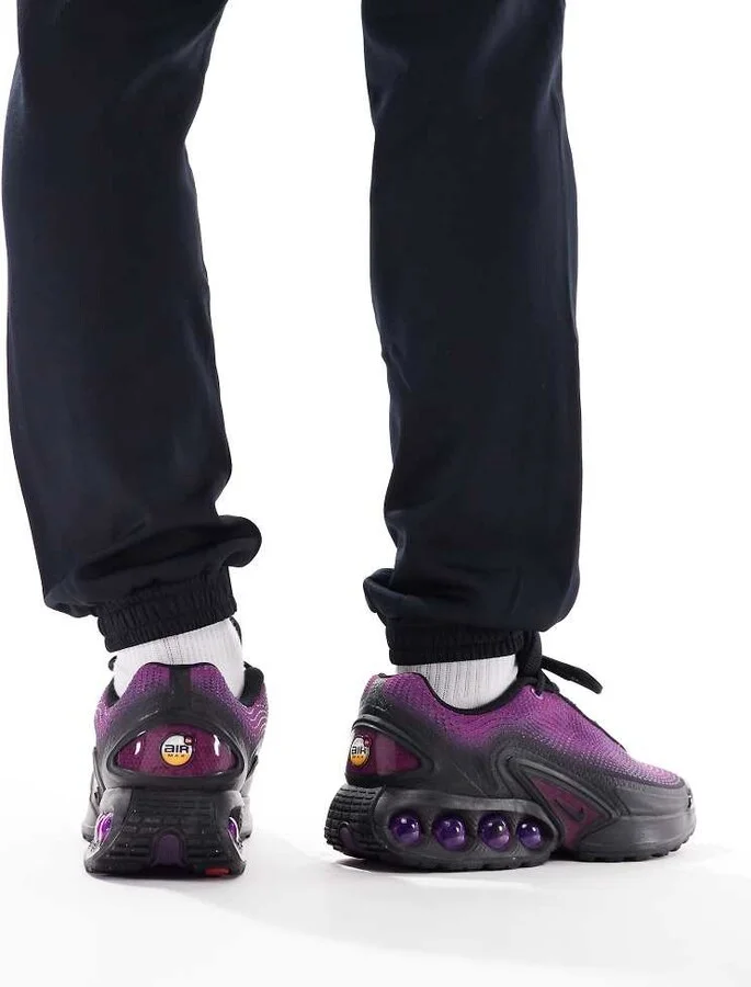 Nike Air Max DN sneakers in purple and black - Image 4