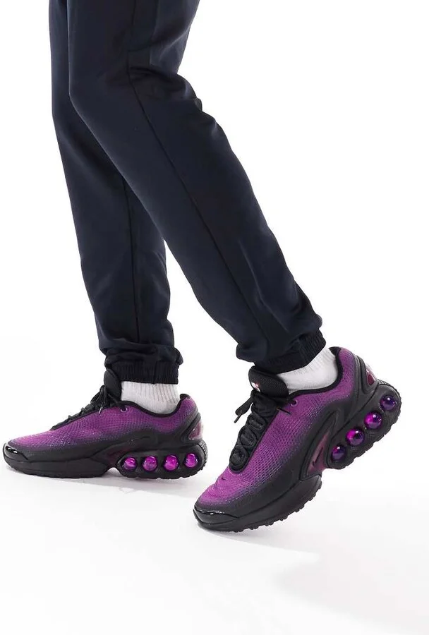 Nike Air Max DN sneakers in purple and black