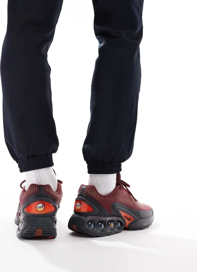 Nike Air Max DN sneakers in red and black - Image 4