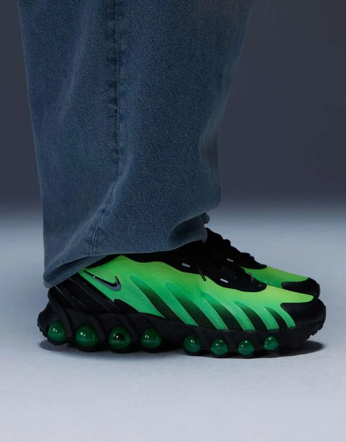 Nike Air Max DN8 sneakers in black and green