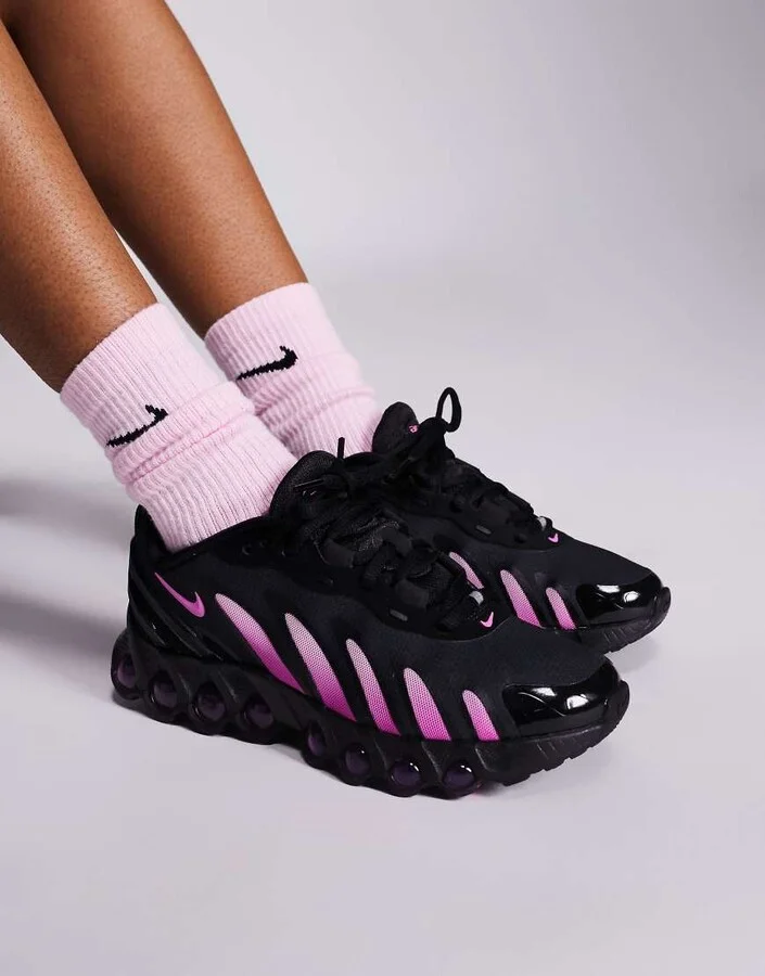 Nike Air Max DN8 sneakers in black & pink - Image 4