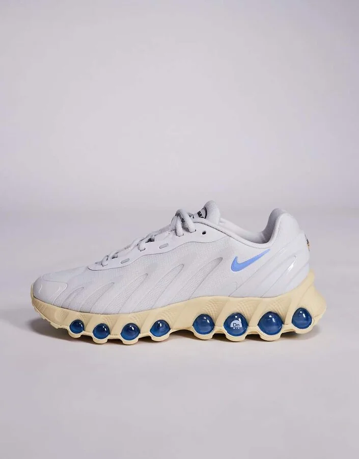 Nike Air Max DN8 sneakers in gray & black - Image 2