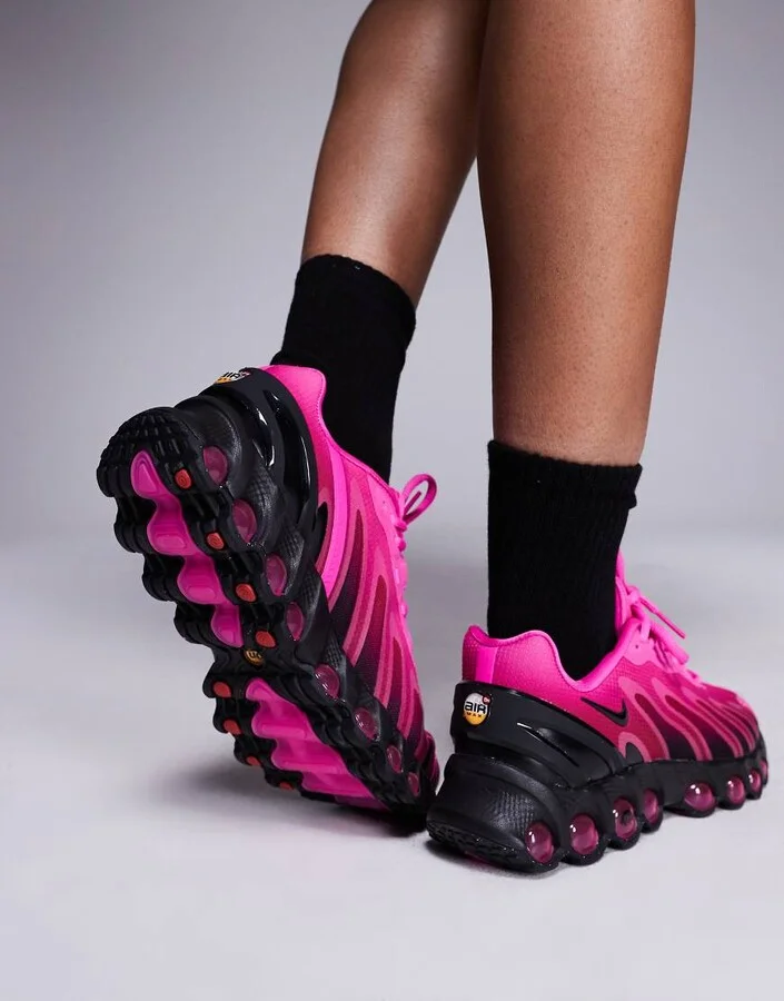 Nike Air Max DN8 sneakers in pink and black - Image 3