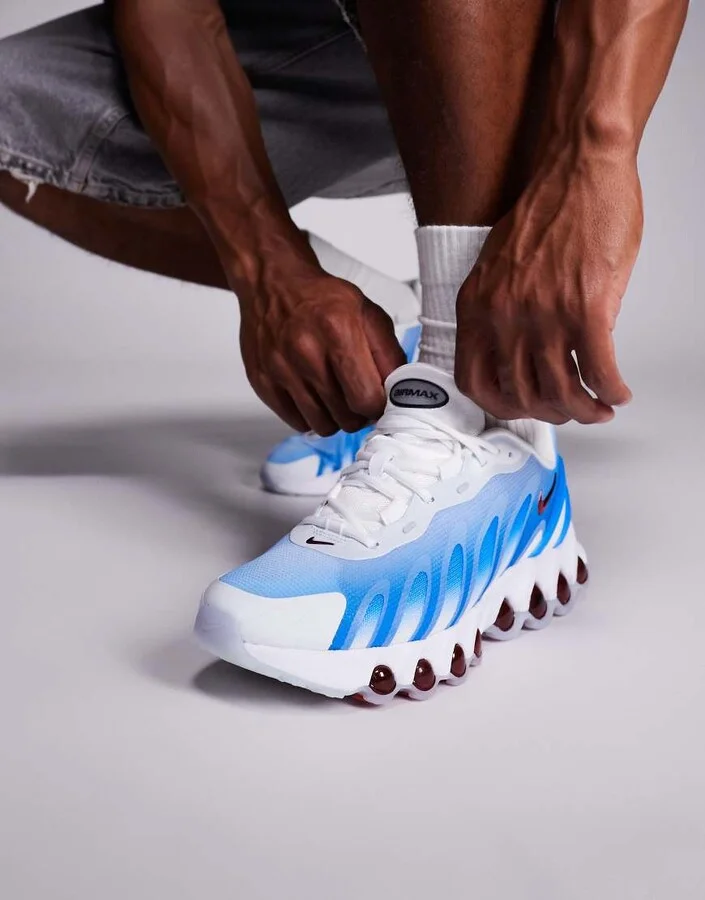 Nike Air Max DN8 sneakers in white and blue