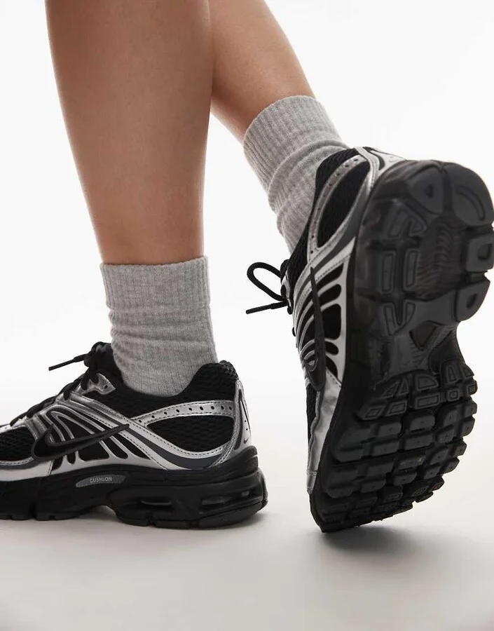 Nike Air Max Moto 2K sneakers in black, gray and silver - Image 4