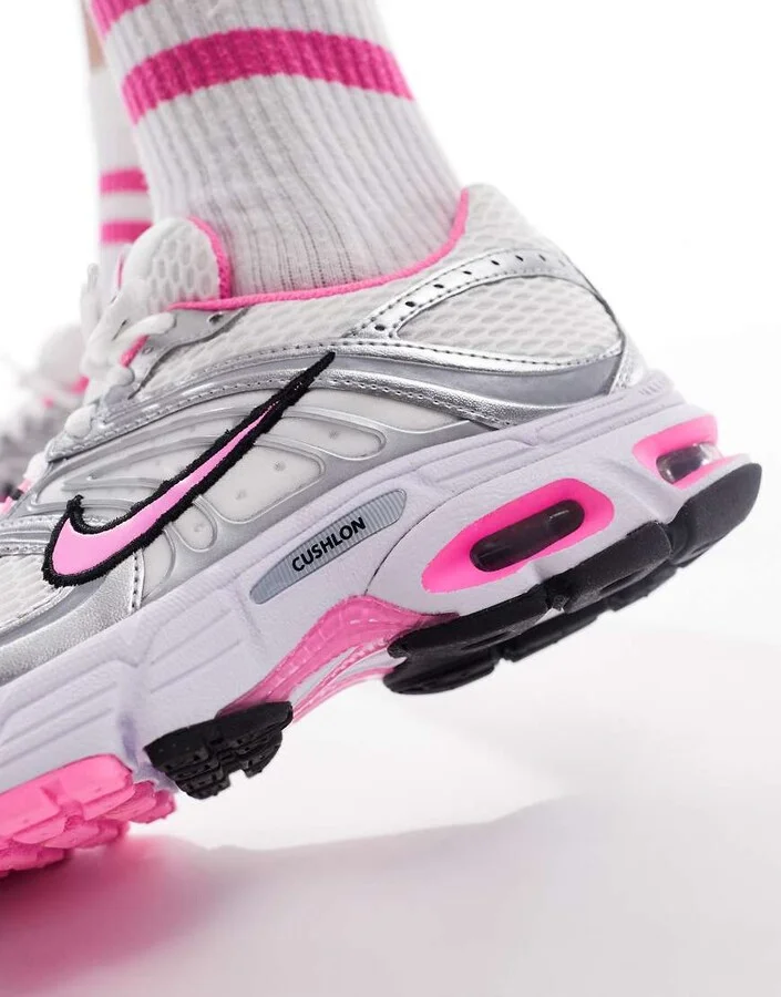 Nike Air Max Moto 2K sneakers in white and pink - Image 4