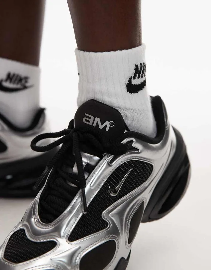 Nike Air Max Muse sneakers in black and silver - Image 4