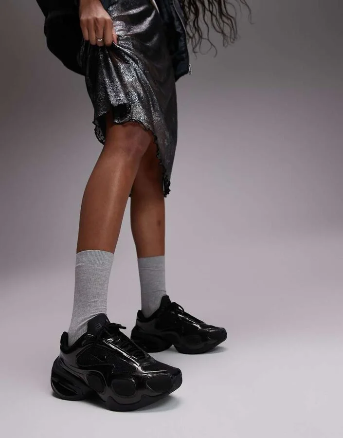 Nike Air Max Muse sneakers in black