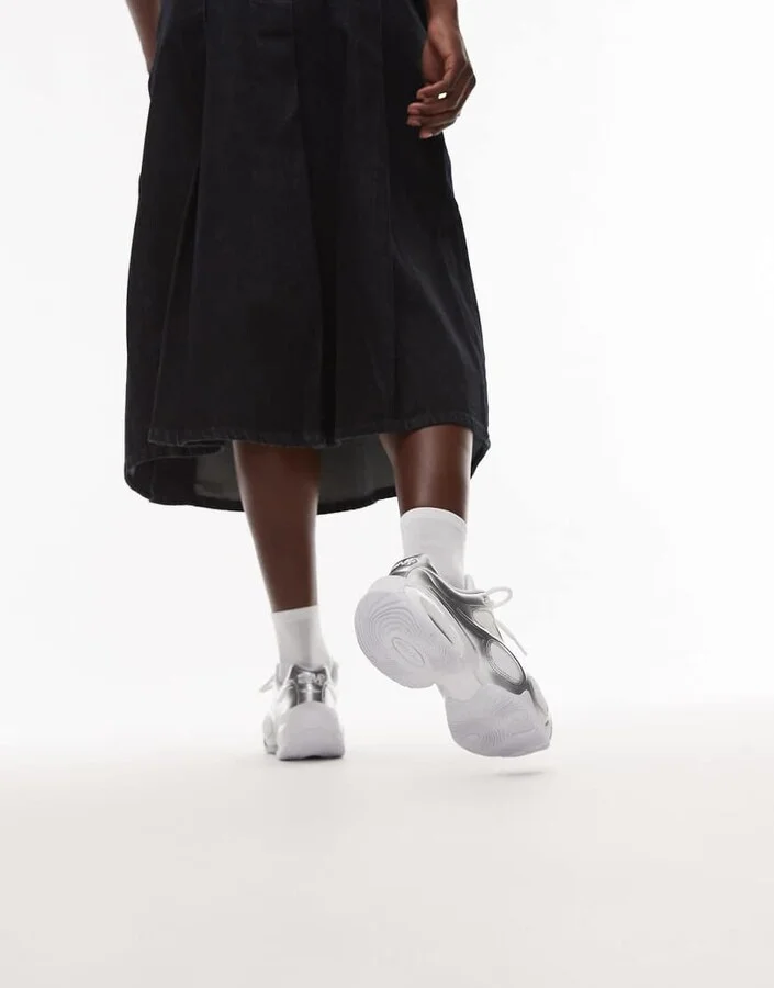 Nike Air Max Muse sneakers in white - Image 3