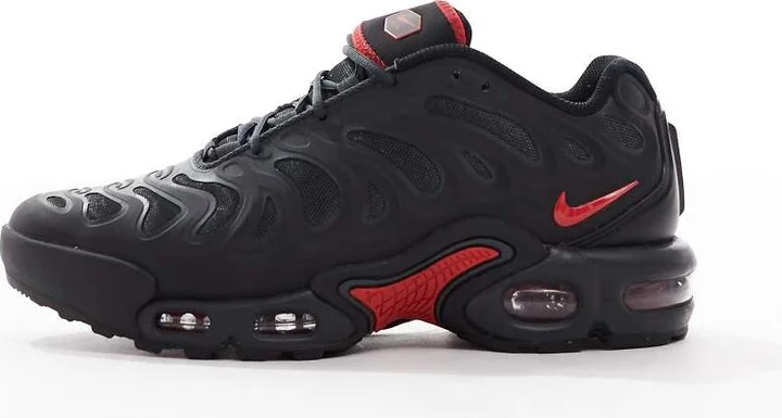 Nike Air Max Plus Drift sneakers in black and red - Image 2
