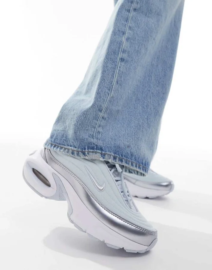 Nike Air Max Portal sneakers in light blue